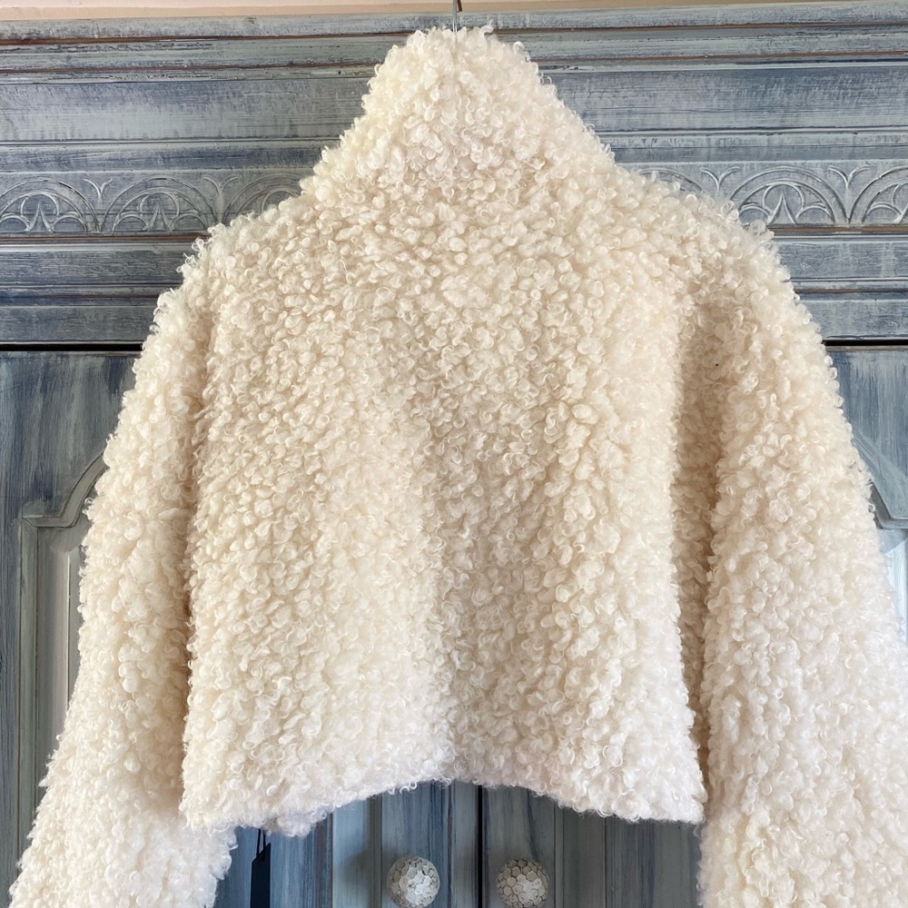 FOREVER 21 Vanilla Faux Shearling Cropped Moto Jacket - Picture 8 of 15